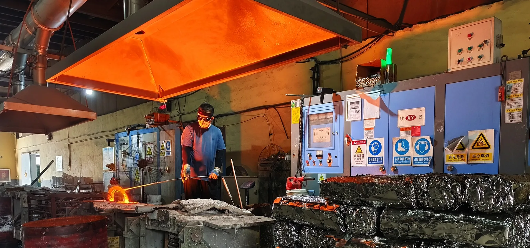 Investment casting pouring in the Qingdao foundry